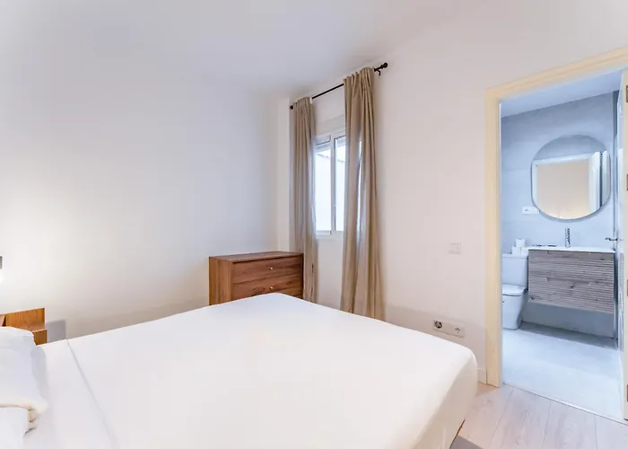 Bhost - Carihuela Promenade * Torremolinos