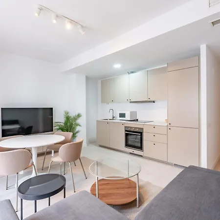 Bhost - Carihuela Promenade